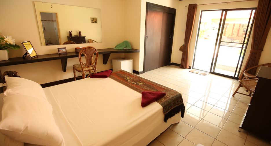 For sale 8 bed villa in Sam Roi Yot, Prachuap Khiri Khan