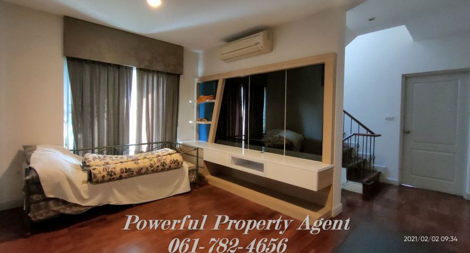 For sale 5 bedrooms house in Khan Na Yao, Bangkok