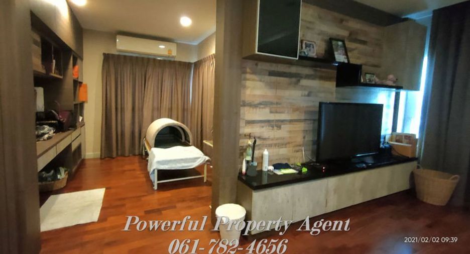 For sale 5 bedrooms house in Khan Na Yao, Bangkok