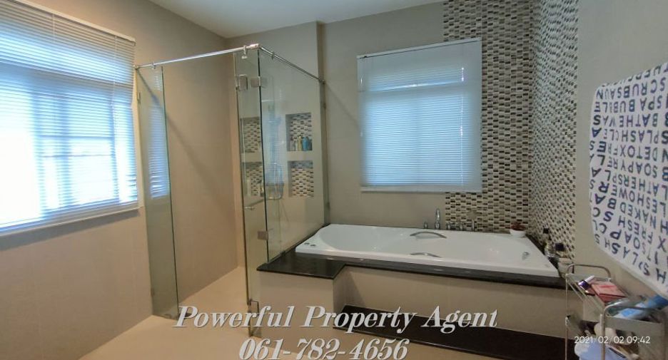 For sale 5 bedrooms house in Khan Na Yao, Bangkok
