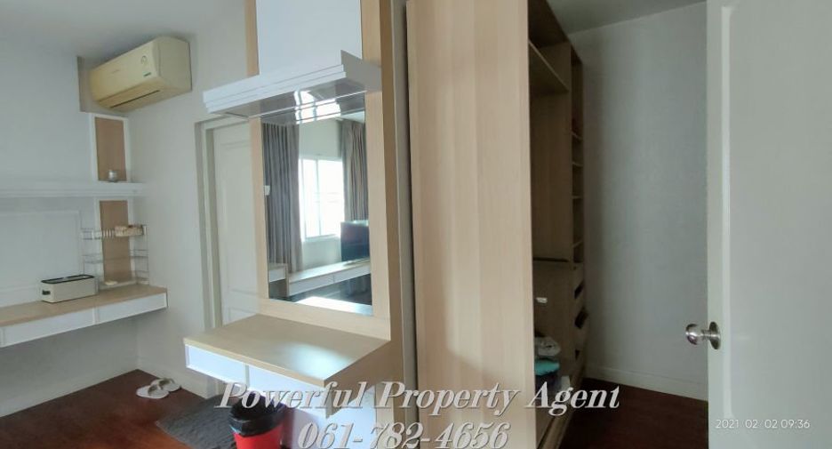 For sale 5 bedrooms house in Khan Na Yao, Bangkok