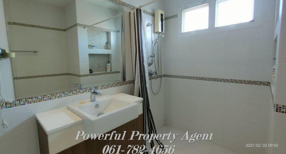 For sale 5 bedrooms house in Khan Na Yao, Bangkok