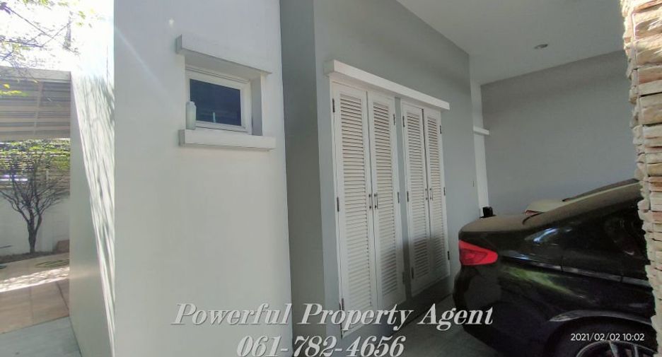For sale 5 bedrooms house in Khan Na Yao, Bangkok
