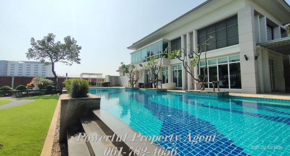 For sale 5 bedrooms house in Khan Na Yao, Bangkok