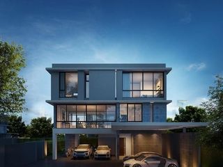 For sale 5 Beds house in Watthana, Bangkok