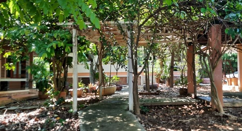 For sale 4 bedrooms house in Mueang Kanchanaburi, Kanchanaburi