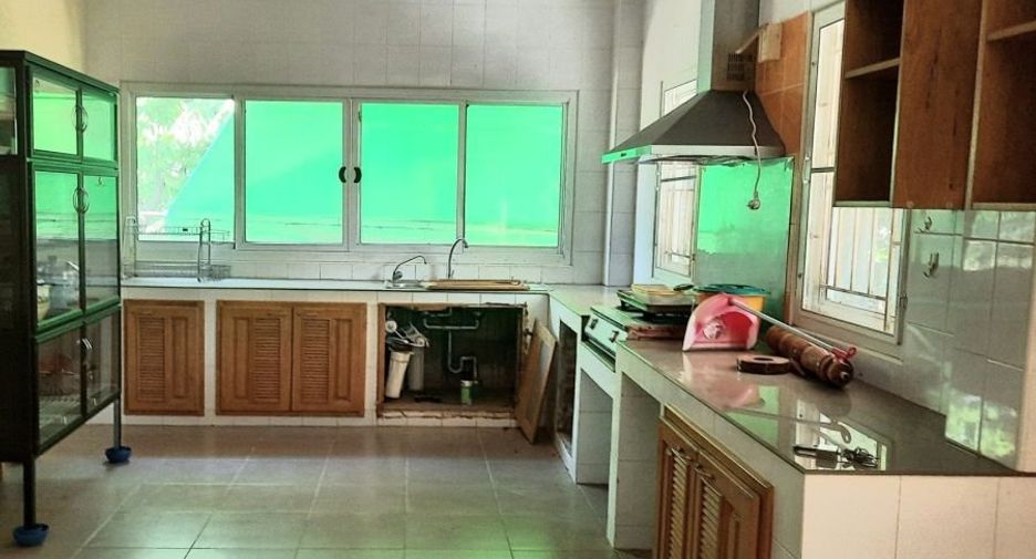 For sale 4 bedrooms house in Mueang Kanchanaburi, Kanchanaburi