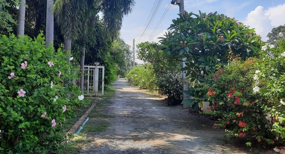 For sale 4 bedrooms house in Mueang Kanchanaburi, Kanchanaburi