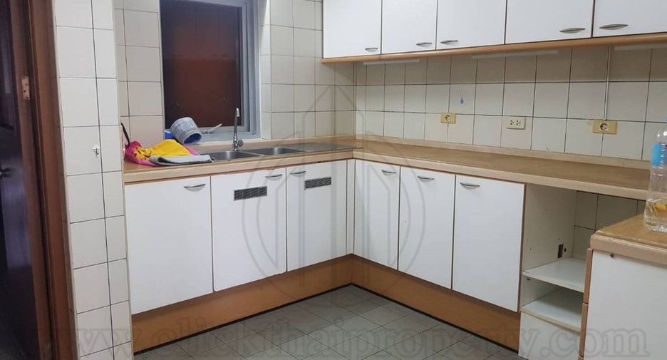 For sale 4 bedrooms condo in Pathum Wan, Bangkok
