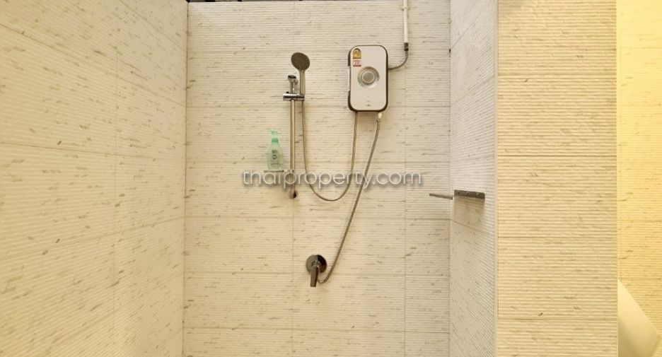 À vendre studio maison à Bang Lamung, Chonburi