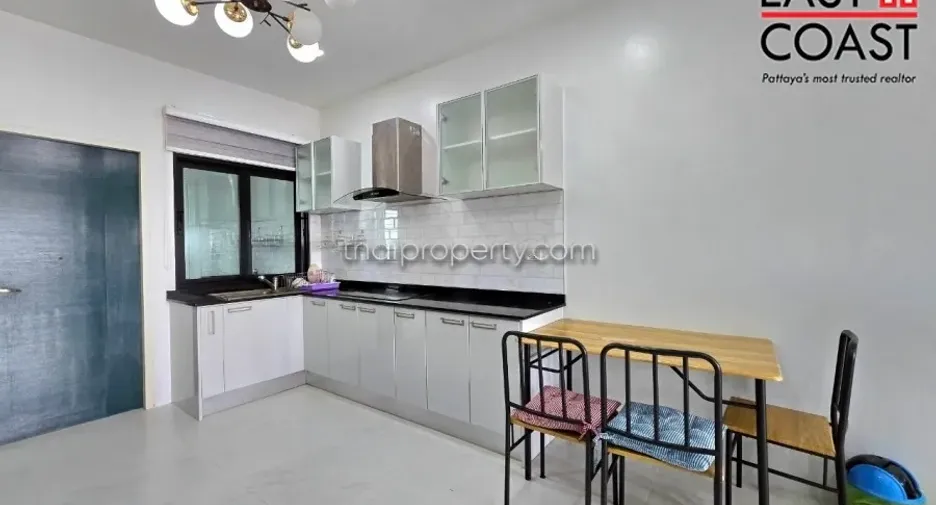 À vendre 3 chambres maison à Si Racha, Chonburi