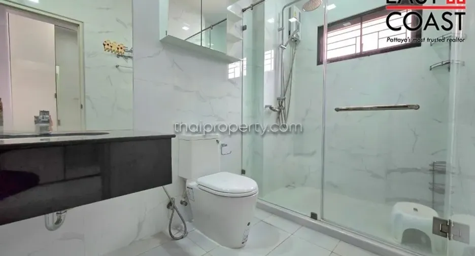 À vendre 3 chambres maison à Si Racha, Chonburi