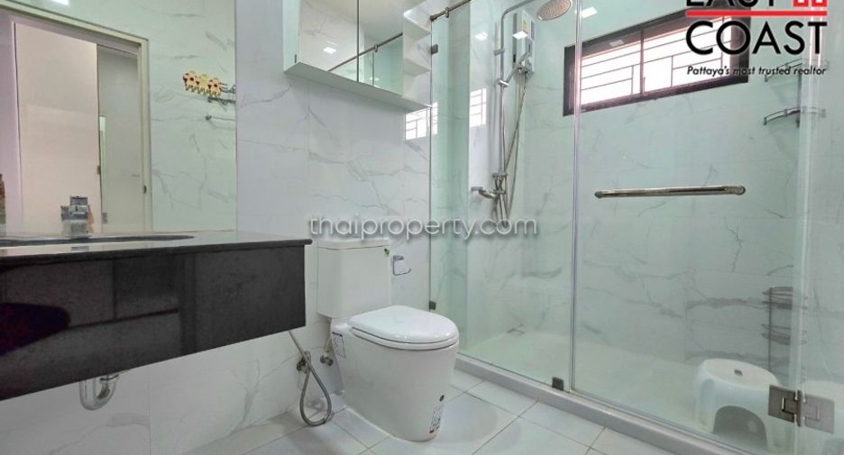 For sale 3 bedrooms house in Si Racha, Chonburi