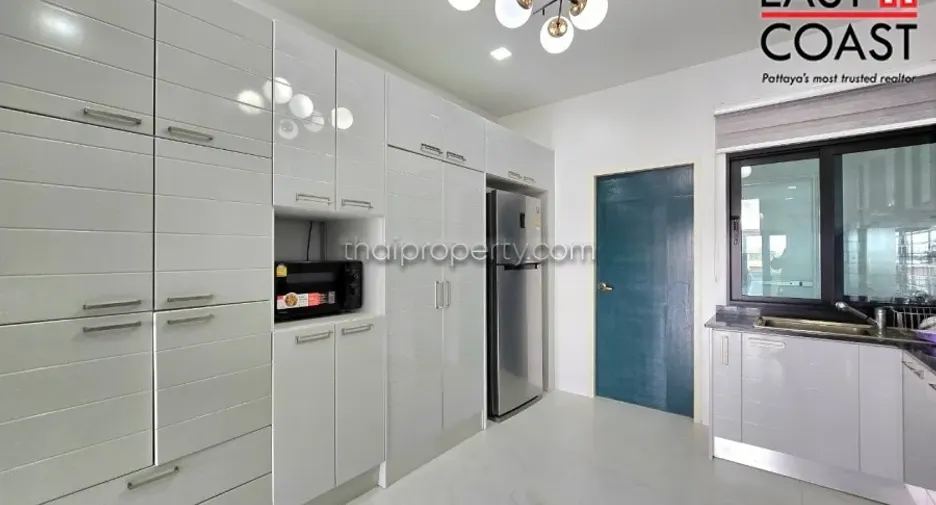 À vendre 3 chambres maison à Si Racha, Chonburi