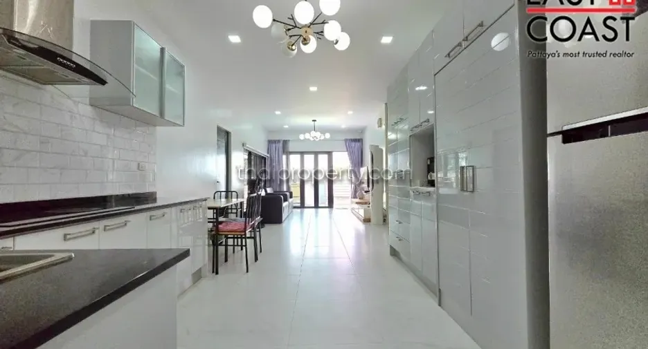À vendre 3 chambres maison à Si Racha, Chonburi