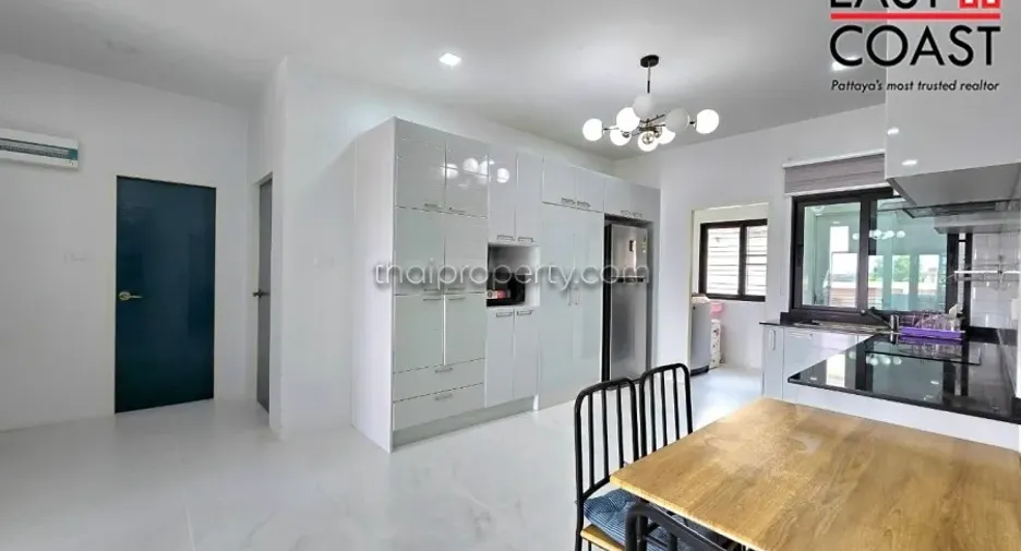 À vendre 3 chambres maison à Si Racha, Chonburi