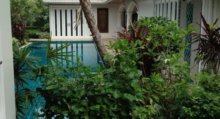 For rent 6 bed villa in Bang Lamung, Chonburi