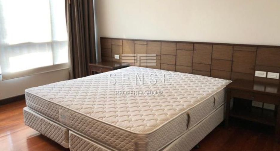 For rent 3 bedrooms condo in Watthana, Bangkok