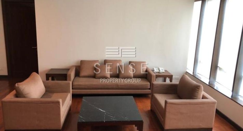 For rent 3 bedrooms condo in Watthana, Bangkok