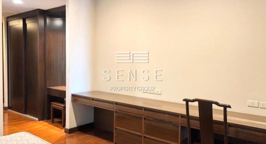 For rent 3 bedrooms condo in Watthana, Bangkok