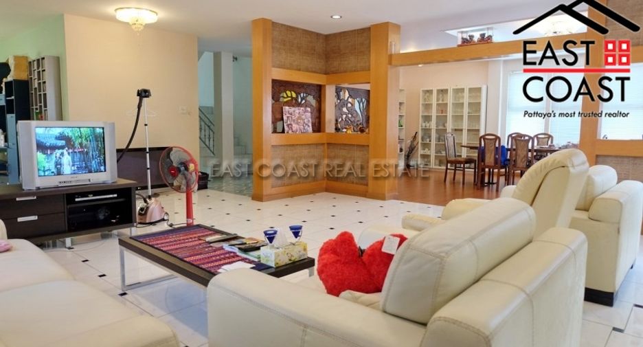 Casa en venta de 9 habitaciones en Bang Lamung, Chonburi
