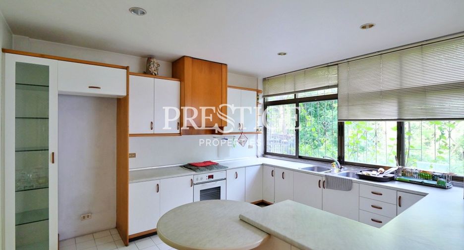 À vendre 6 chambres maison à Bang Lamung, Chonburi