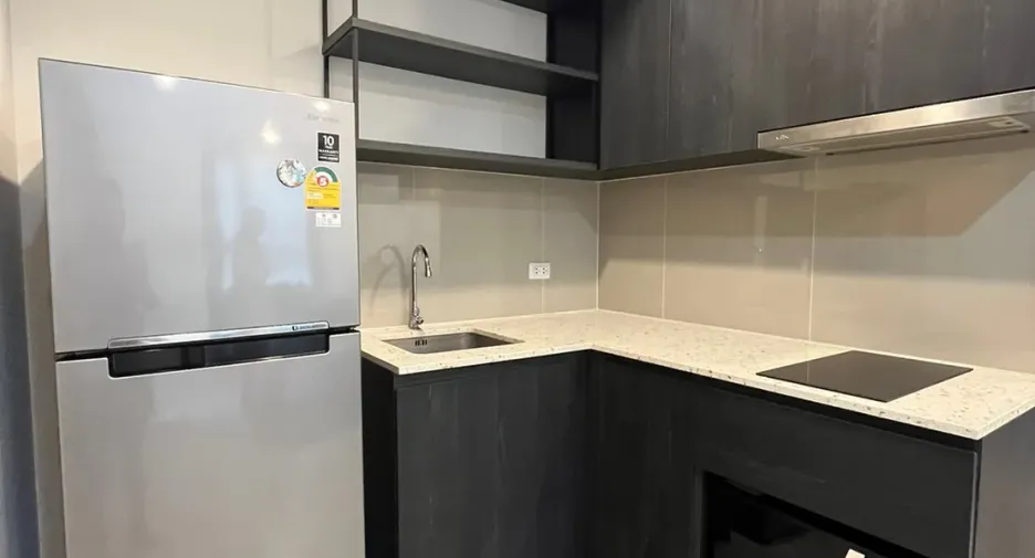 For rent 2 bed condo in Huai Khwang, Bangkok