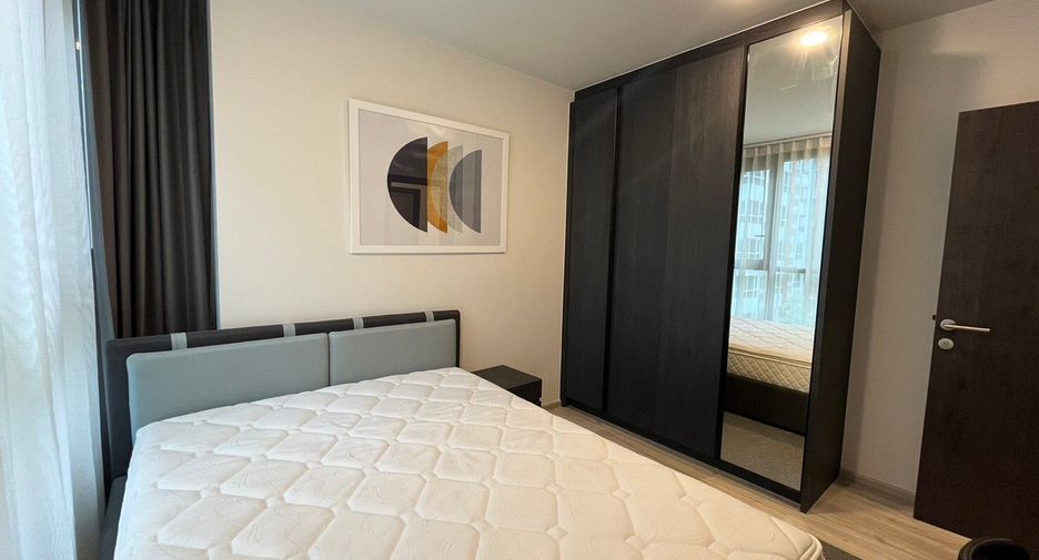 For rent 2 bed condo in Huai Khwang, Bangkok