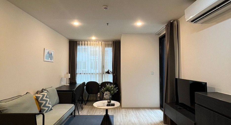 For rent 2 bed condo in Huai Khwang, Bangkok