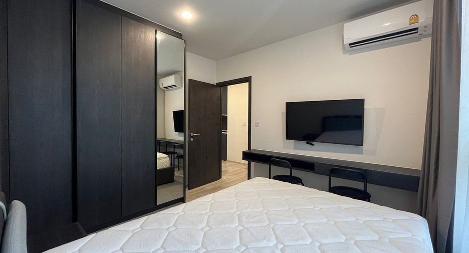 For rent 2 bed condo in Huai Khwang, Bangkok