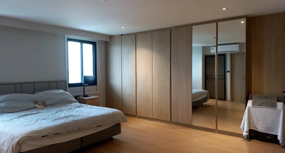 For rent 2 bed apartment in Watthana, Bangkok