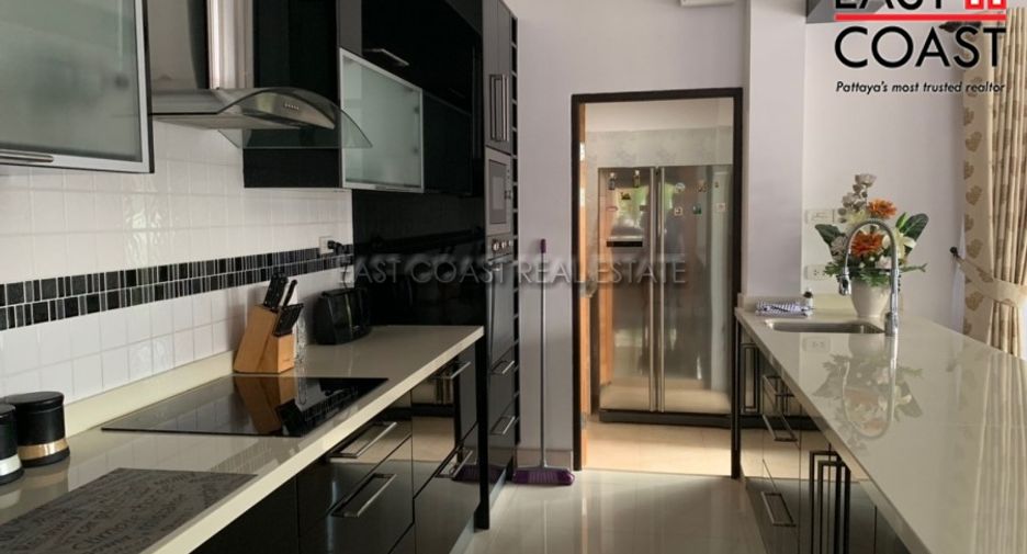 For sale 4 ベッドルーム house in Huay Yai, Pattaya
