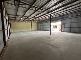 For rent warehouse in Mueang Nonthaburi, Nonthaburi