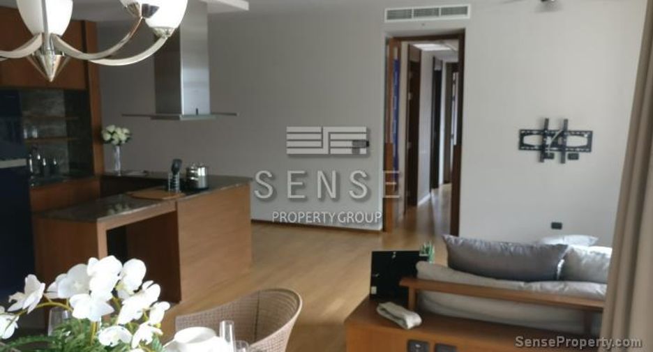 For rent 3 bedrooms condo in Khlong Toei, Bangkok