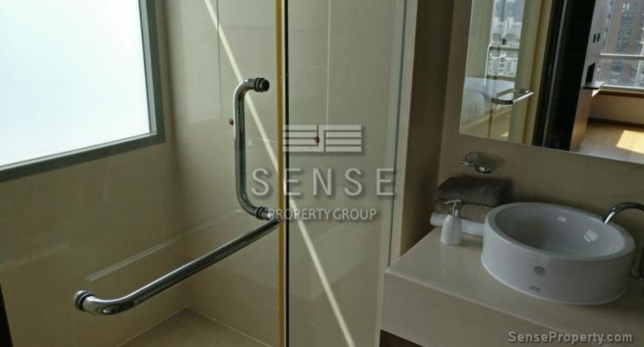 For rent 3 bedrooms condo in Khlong Toei, Bangkok