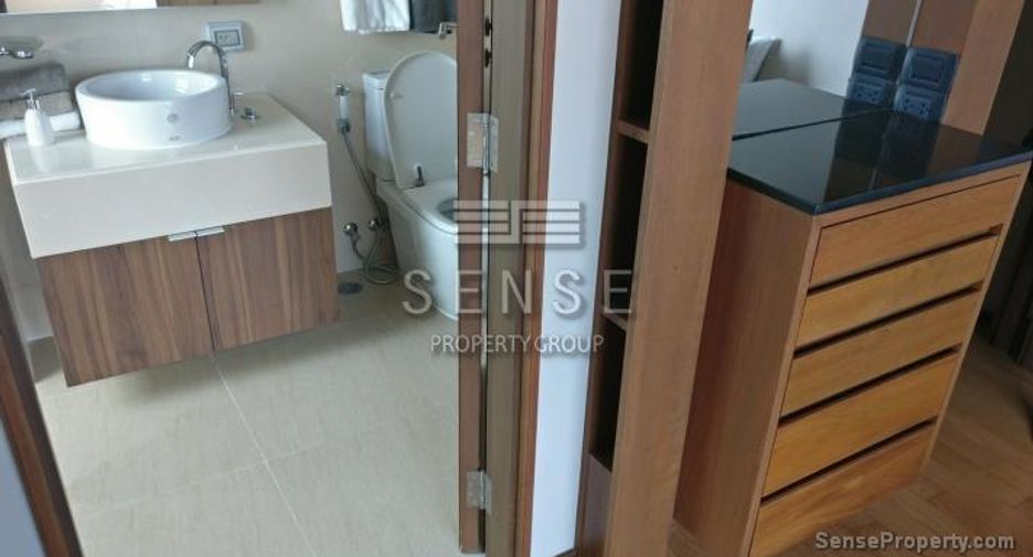 For rent 3 bedrooms condo in Khlong Toei, Bangkok