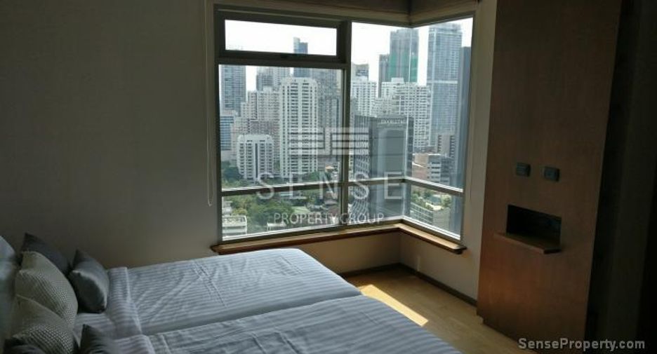 For rent 3 bedrooms condo in Khlong Toei, Bangkok