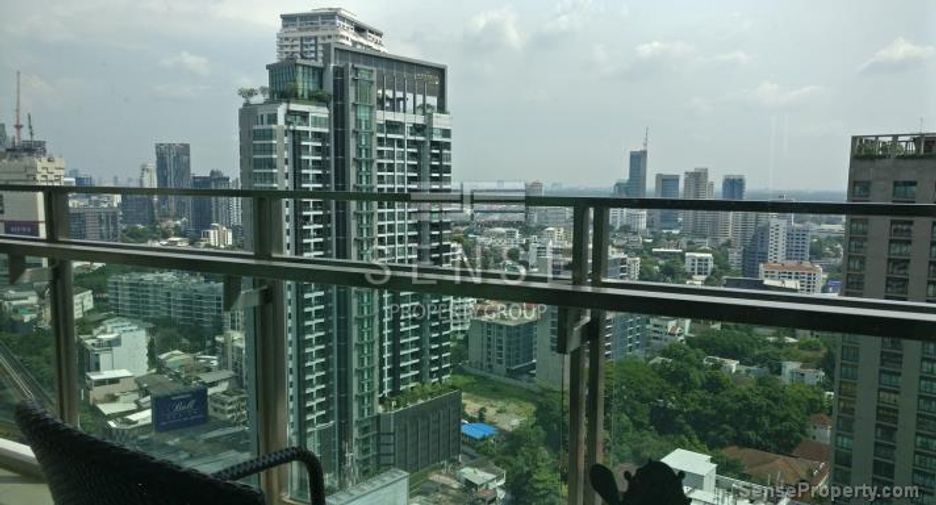 For rent 3 bedrooms condo in Khlong Toei, Bangkok