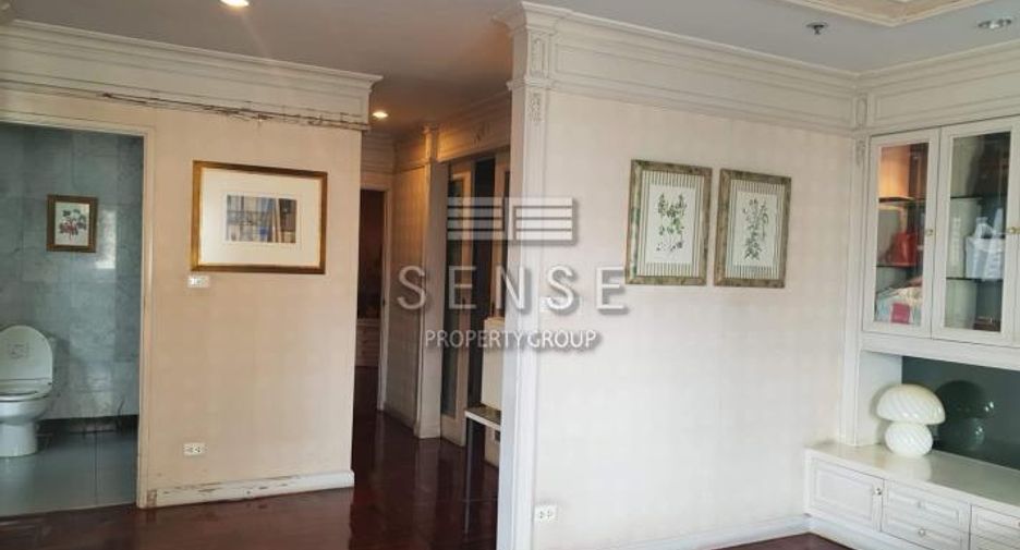 For sale 3 bed condo in Watthana, Bangkok