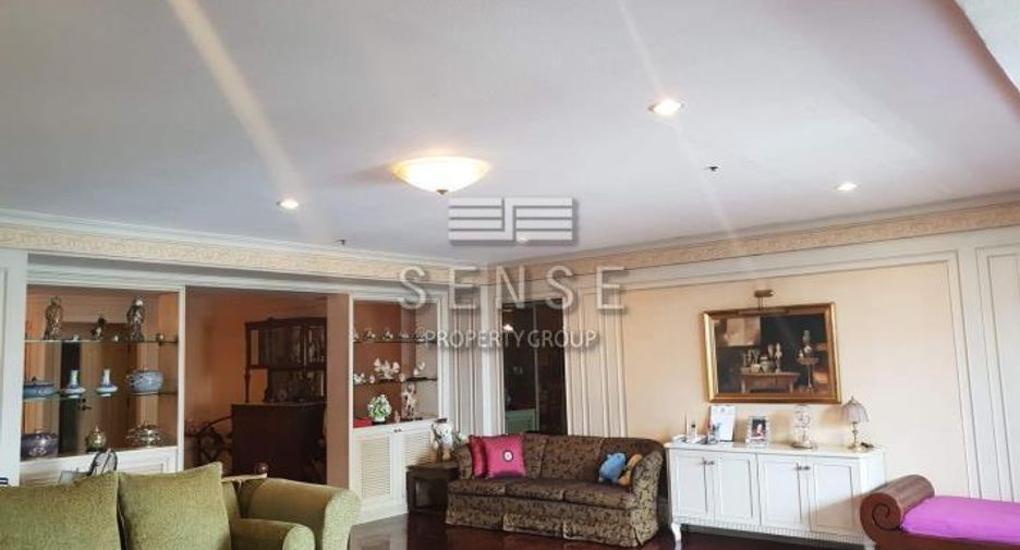 For sale 3 bed condo in Watthana, Bangkok