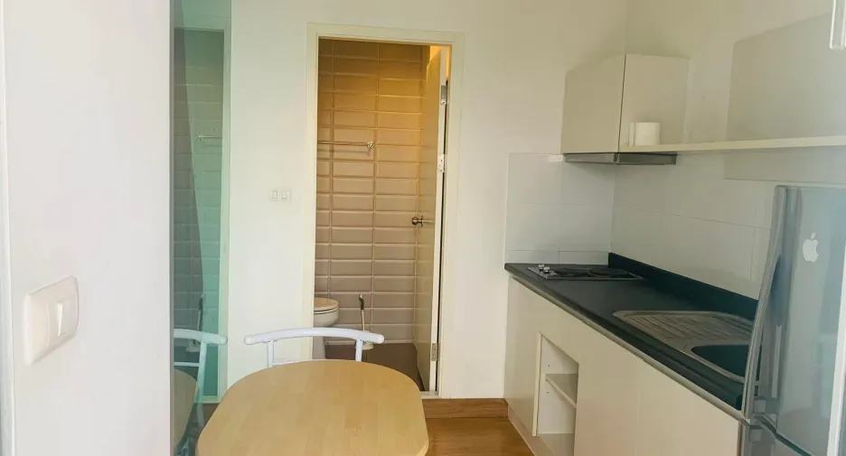 For sale 1 bed condo in Khlong Toei, Bangkok