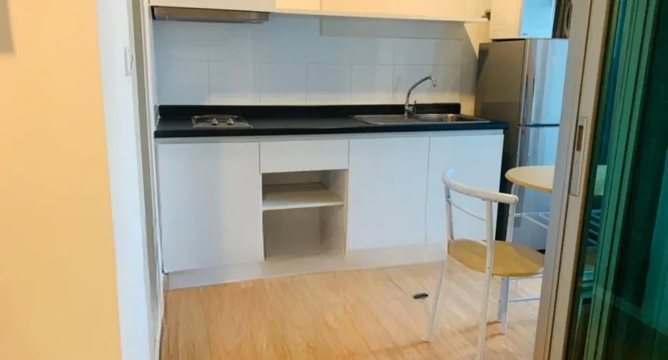 For sale 1 bed condo in Khlong Toei, Bangkok