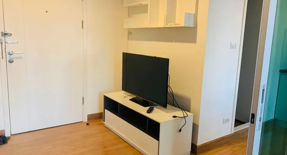 For sale 1 bed condo in Khlong Toei, Bangkok