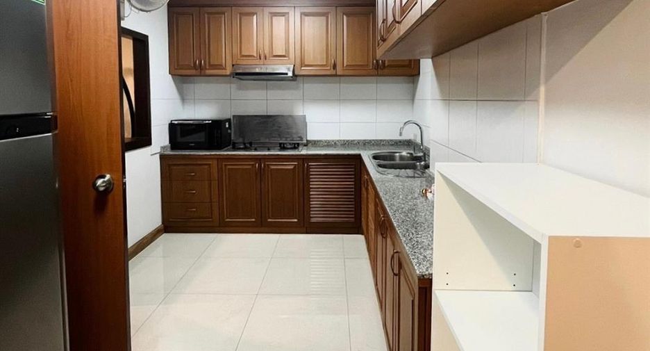 À vendre 3 chambres condo à Khlong Toei, Bangkok