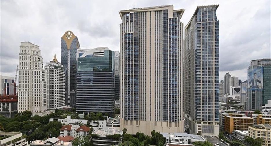 For rent 3 bedrooms condo in Pathum Wan, Bangkok