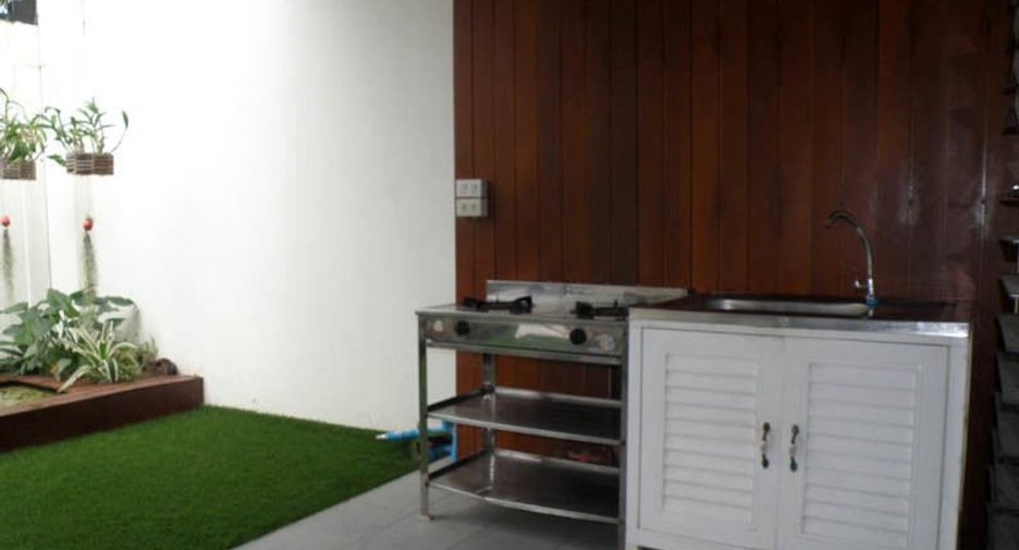 For sale 2 bedrooms warehouse in Mueang Rayong, Rayong
