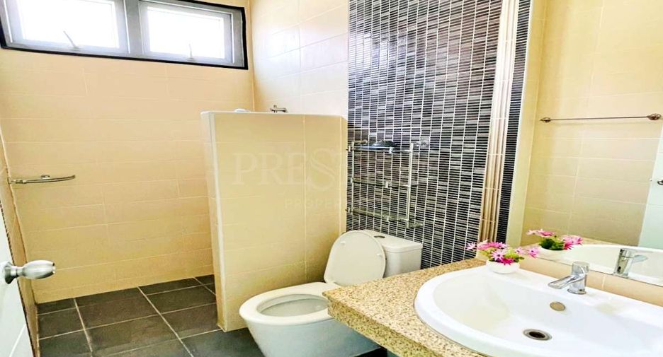 For sale 3 bedrooms house in East Pattaya, Pattaya