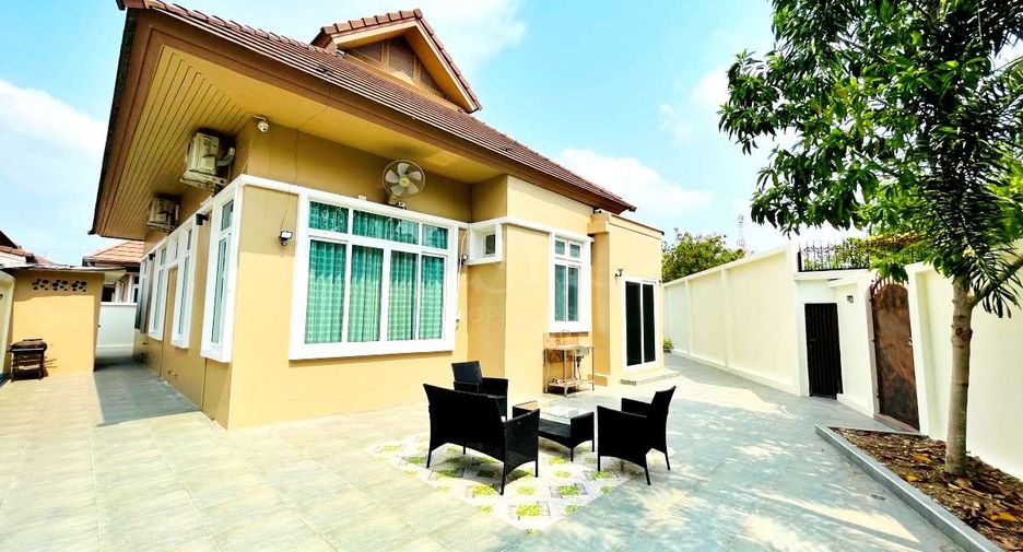 For sale 3 bedrooms house in East Pattaya, Pattaya