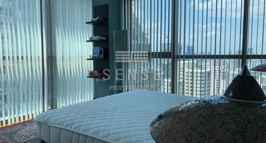 For rent 4 bedrooms condo in Khlong Toei, Bangkok