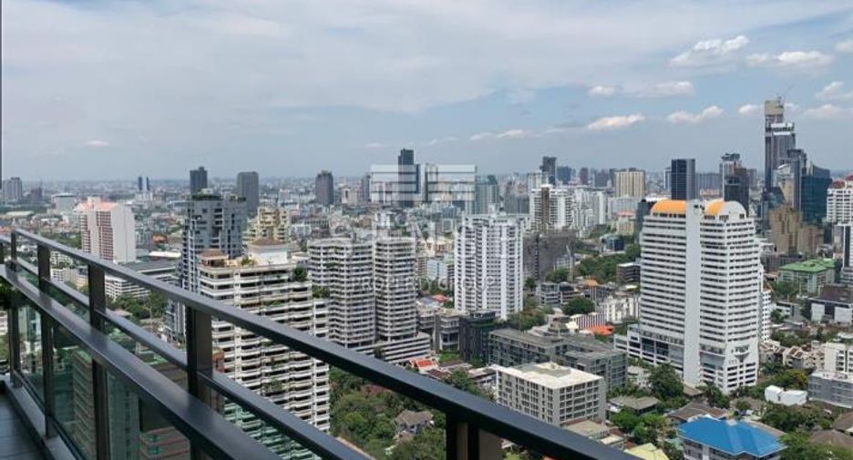 For rent 4 bedrooms condo in Khlong Toei, Bangkok